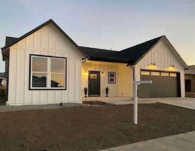 517 Barnum Dr Phoenix, OR 97535