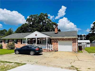 525 Mount Pleasant Rd Chesapeake, VA 23322