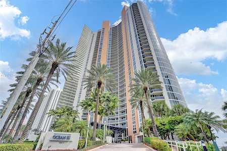 18911 Collins Ave #905 Sunny Isles Beach, FL 33160