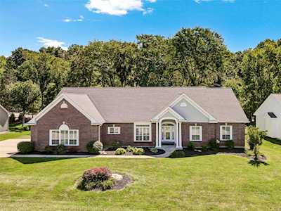 58 Moorings Dr Lake St Louis, MO 63367