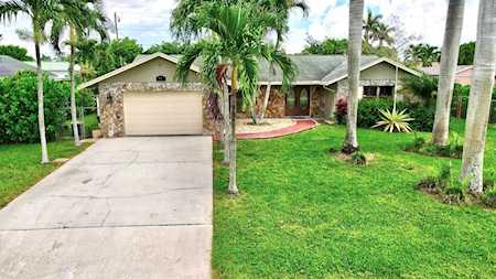 110 W Rubber Tree Drive Lake Worth, FL 33467