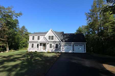 96 Maple Ridge Rd Nottingham, NH 03290