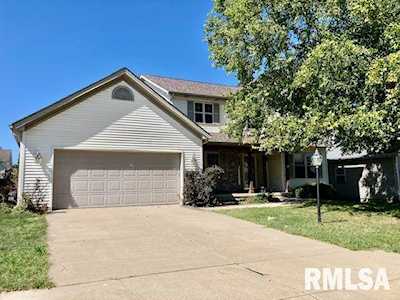 11017 N Stillwater Dr Dunlap, IL 61525