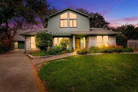 5201 Parham Court Fort Worth, TX 76112