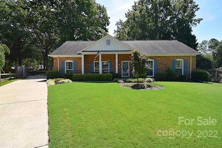 100 Apple Tree Ct Matthews, NC 28104