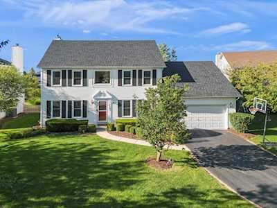 3395 Charlemaine Dr Aurora, IL 60504