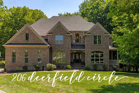 206 Deerfield Circle Nicholasville, KY 40356