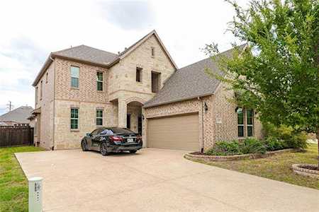 6847 Ensenada Grand Prairie, TX 75054
