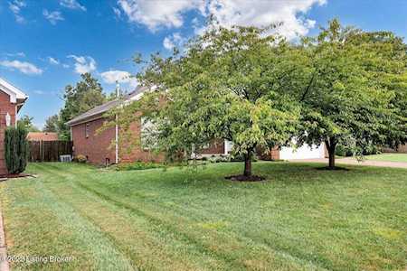 755 Shady Brook Ln Louisville, KY 40229