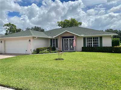 726 Charlemagne Blvd Naples, FL 34112
