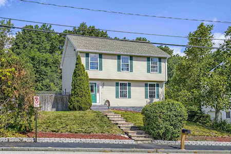 353 Wellington Hill Rd Manchester, NH 03104