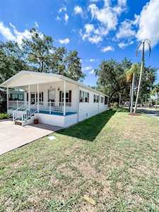 97 Long Hammock Dr Lake Wales, FL 33853
