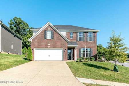 10225 Park Lake Dr Louisville, KY 40229