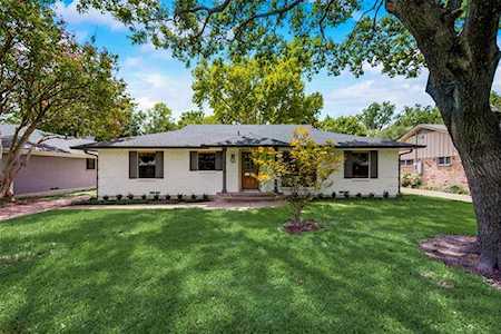 10218 Vinemont Street Dallas, TX 75218