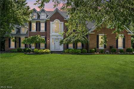 2635 Broadmore Ln Westlake, OH 44145