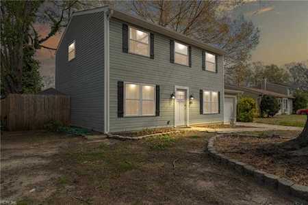 487 Michael Irvin Dr Newport News, VA 23608