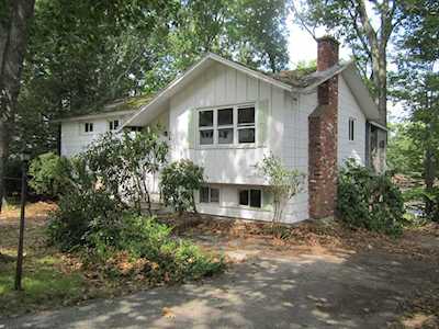 10 Yale Dr Milford, MA 01757