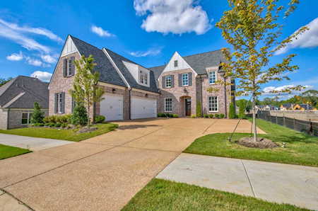 10140 Nighthawk Cv Collierville, TN 38017