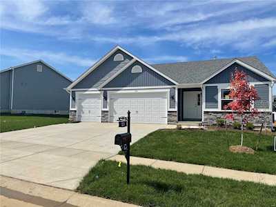 221 West Pine Creek Ct Wentzville, MO 63385