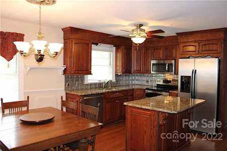 608 Dogwood Rd Statesville, NC 28677