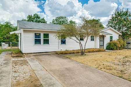 810 Collin Drive Euless, TX 76039