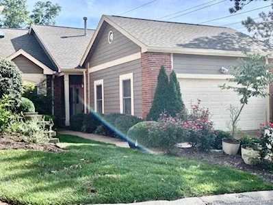 735 Walnut Creek Ln Chesterfield, MO 63017