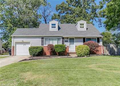572 Rose Marie Ave Virginia Beach, VA 23462