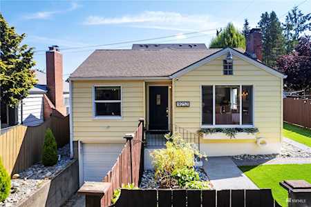 9252 35th Ave SW Seattle, WA 98126