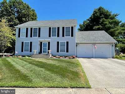 2 Saint Andrews Dr Clementon, NJ 08021