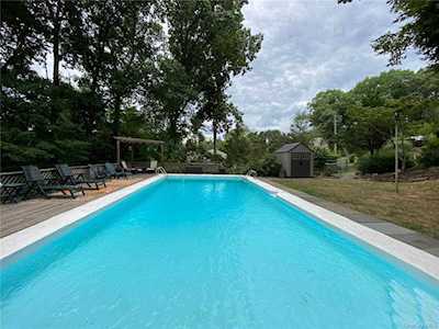 24 Westerly Lane Thornwood, NY 10594