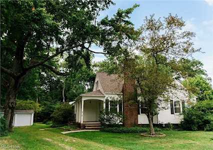 410 Juneway Dr Bay Village, OH 44140