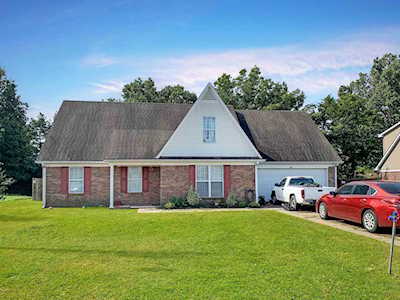 241 Royal Oaks Dr Brighton, TN 38011