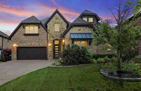 9104 Courtney Lane Lantana, TX 76226
