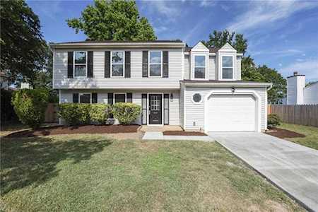 1331 Hillock Crossing Virginia Beach, VA 23455