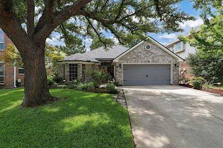 1815 Hunters Ridge Drive Grapevine, TX 76051