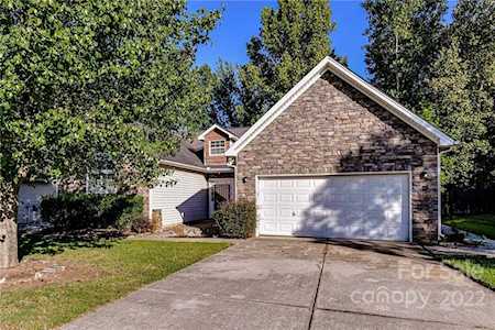 10608 River Hollow Ct Charlotte, NC 28214