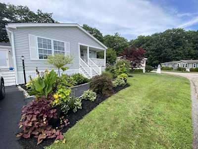 52 Brookside Circle Ogunquit, ME 03907