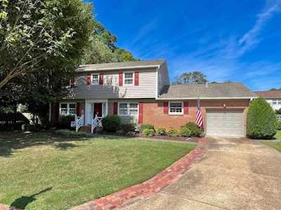 1320 Yawl Point Virginia Beach, VA 23454