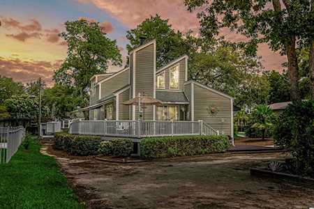 1906 Holly Dr. North Myrtle Beach, SC 29582