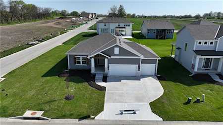 537 SE Carter Rd Lee's Summit, MO 64082