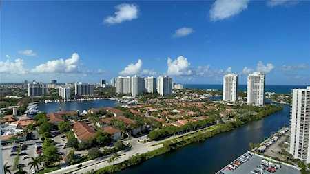 3625 N Country Club Dr #2502 Aventura, FL 33180