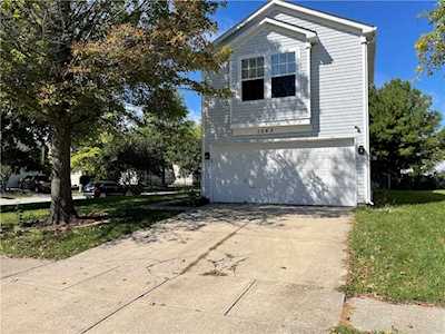 1242 Crescent Dr Greenwood, IN 46143