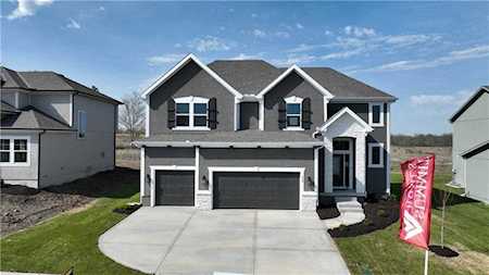 520 SE Carter Rd Lee's Summit, MO 64064