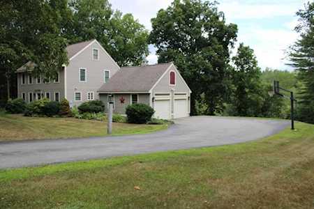 125 Main Ave South Hampton, NH 03827