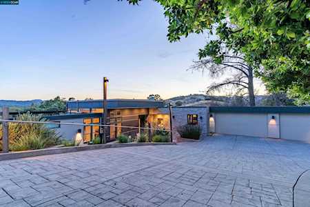 24 Ruth Ct Lafayette, CA 94549