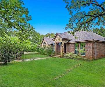1096 Spring Valley Road Paradise, TX 76073