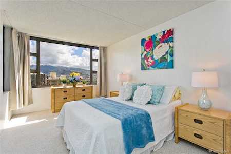 201 Ohua Avenue #1803-II Honolulu, HI 96815