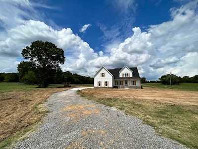 12245 Elrod Mcelroy Rd Milton, TN 37118