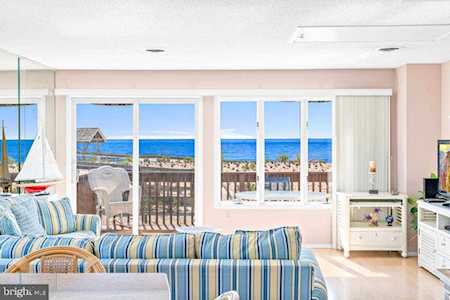 20 Pearl St Beach Haven, NJ 08008