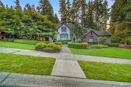 1633 100th Place SE Bellevue, WA 98004